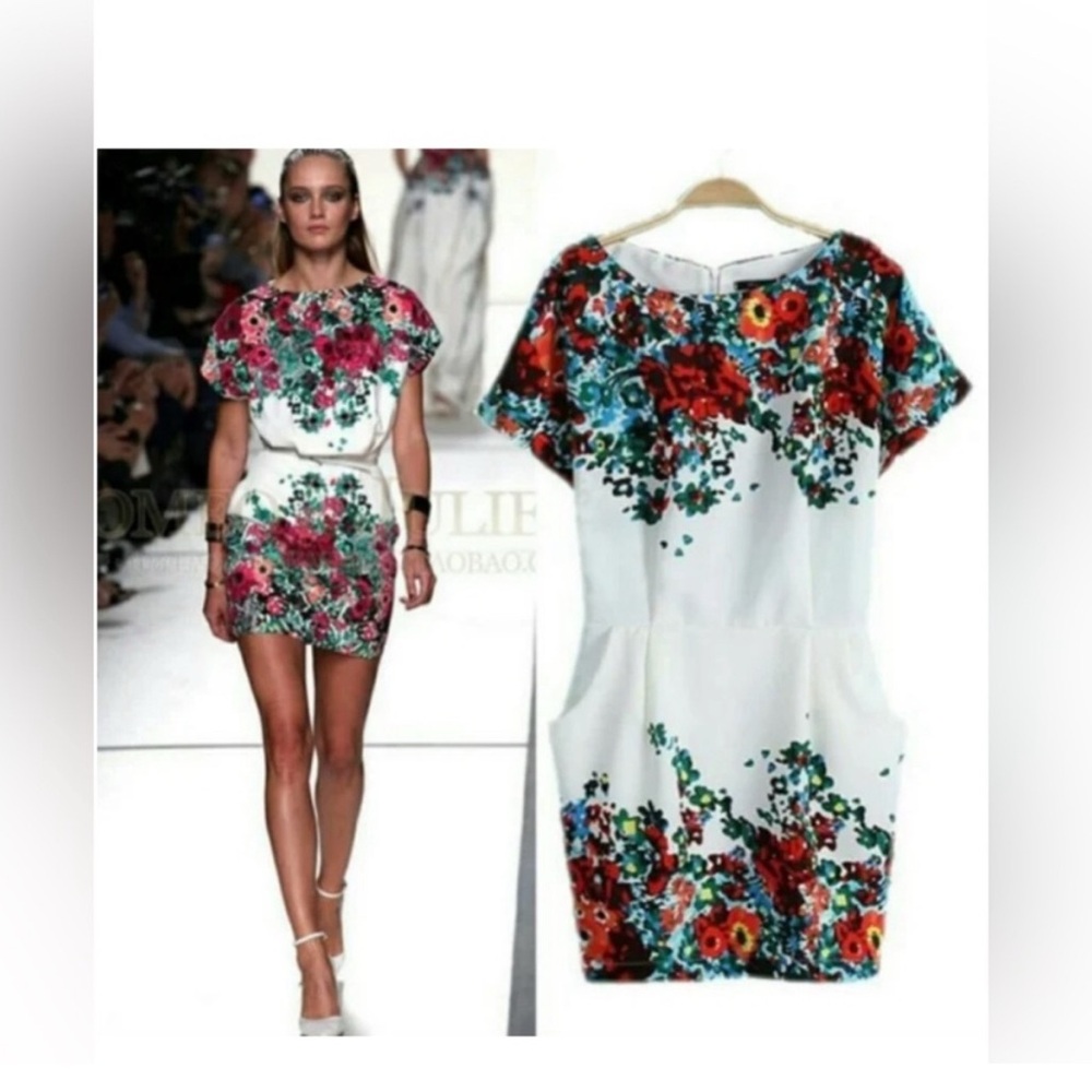 Floral Mini Dress with pockets Size Medium